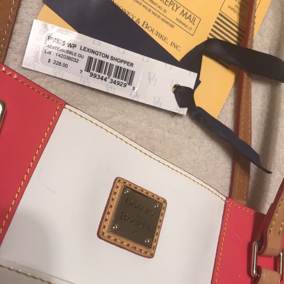 SOLD😊Dooney & Bourke 💕Lexington Shopper Tote 💕 - Picture 2 of 7